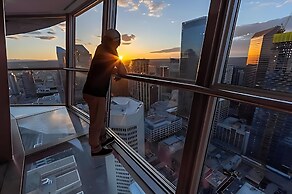 Luxury Condo Steps From Stampede Park