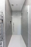 Luxurious Central Windsor Town House