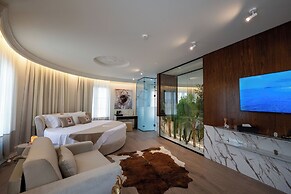 The Collector hotel boutique