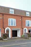 Stunning Central Windsor Town House