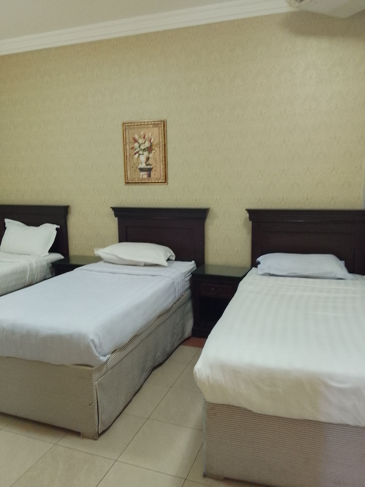 Qiswah star  hotel
