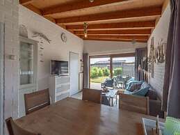 Modern Bungalow Close to the Beach