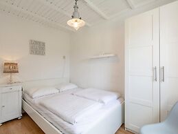 Modern Bungalow Close to the Beach