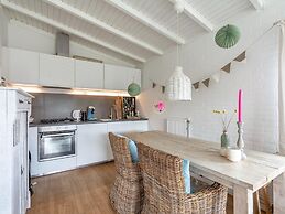 Modern Bungalow Close to the Beach