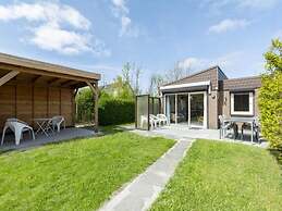 Modern Bungalow Close to the Beach