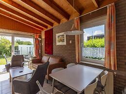 Modern Bungalow Close to the Beach