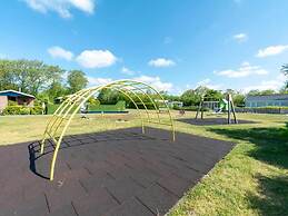 Detached Holiday Bungalow With Garden