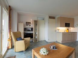 Holiday Apartment Opposite the Beach