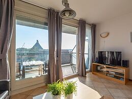 Holiday Apartment Opposite the Beach