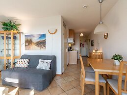 Holiday Apartment Opposite the Beach