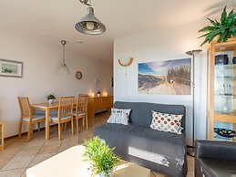 Holiday Apartment Opposite the Beach