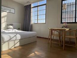 JINJU ART  HOTEL
