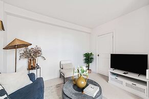Chic Flat With Stunning City Views