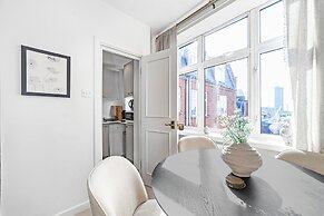 Chic Flat With Stunning City Views