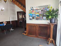 Centennial Inn on Bathurst