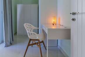 Heraklion 2Bd Oasis w Relaxing Patio