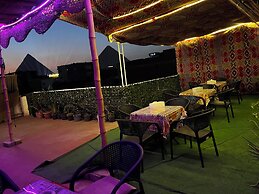 Jana pyramids view inn