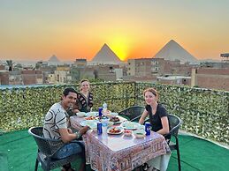 Jana pyramids view inn