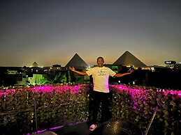 Jana pyramids view inn