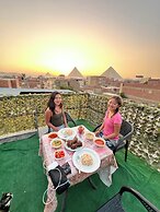 Jana pyramids view inn