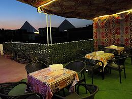 Jana pyramids view inn