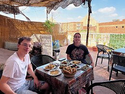 Jana pyramids view inn