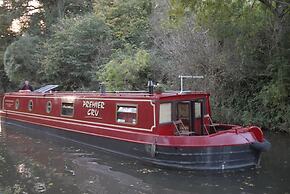 The Cru Houseboats