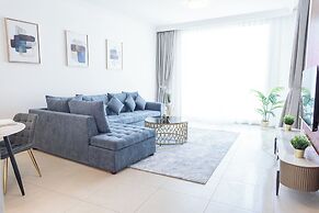 HAPPY SEASON I Al Bateen Residences