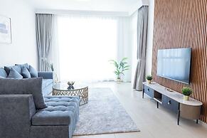 HAPPY SEASON I Al Bateen Residences