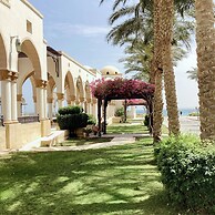 Palm Beach Piazza Beachfront Lovely Apartment