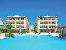 Palm Beach Piazza Beachfront Lovely Apartment