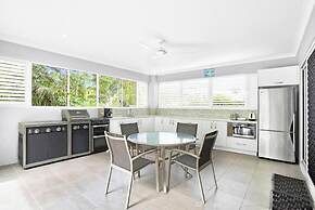 Palm Cove Studio Apartments