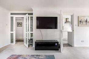 Spacious 1 bed Apartment With Parking & Balcony!