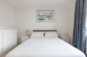 Spacious 1 bed Apartment With Parking & Balcony!