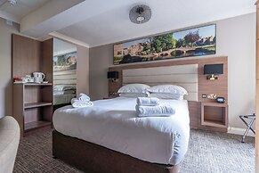 Riverside Hotel