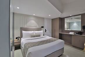 Hotel The Grand Suites