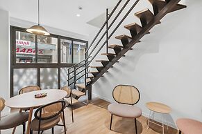 Limehome Piraeus Olive