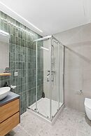 Limehome Piraeus Olive