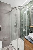 Limehome Piraeus Olive