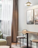 Limehome Piraeus Olive