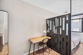 Limehome Piraeus Olive