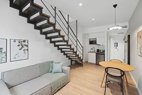Limehome Piraeus Olive