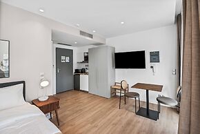 Limehome Piraeus Olive