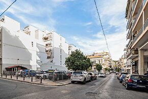Limehome Piraeus Olive