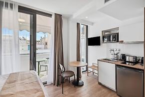 Limehome Piraeus Olive