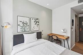 Limehome Piraeus Olive