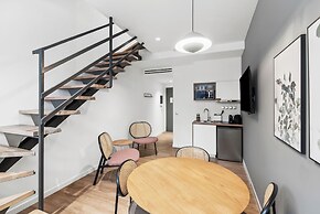 Limehome Piraeus Olive