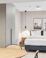 Limehome Piraeus Olive
