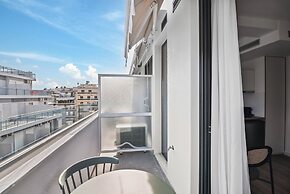 Limehome Piraeus Olive