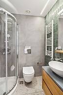 Limehome Piraeus Olive
